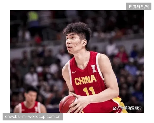 浙江队在缺少核心吴前后，整体进攻组织混乱，年轻内线余嘉豪在防守端经验尚浅。